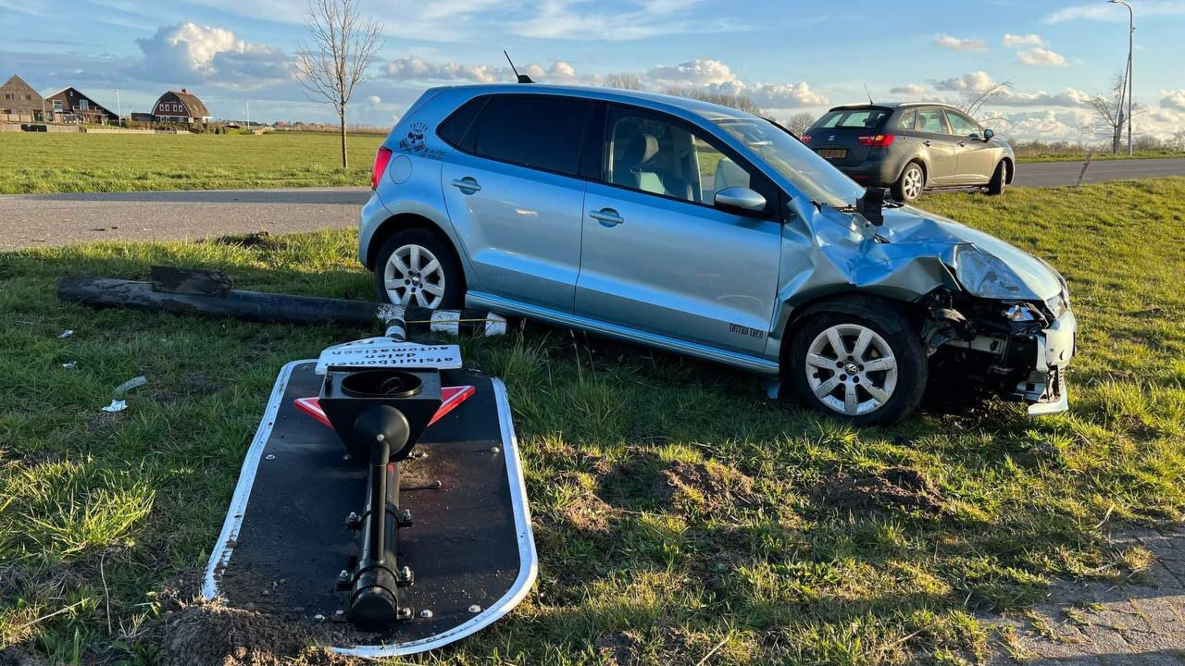 Rijverbod voor automobilist die onder invloed van cannabis en cocaïne verkeerslicht uit de grond bij