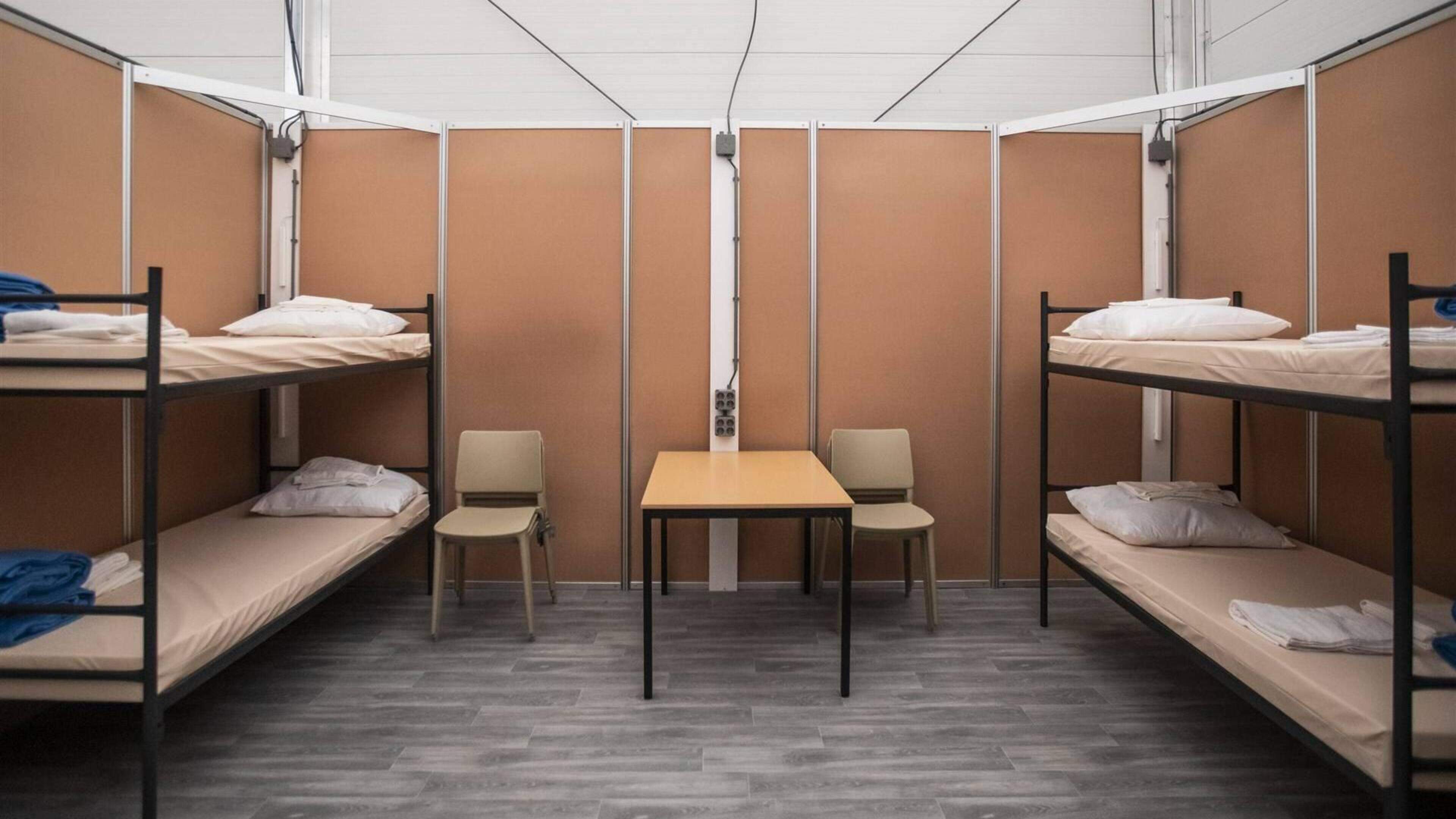 Door asielnoodopvang rustiger in Ter Apel en Biddinghuizen leeg