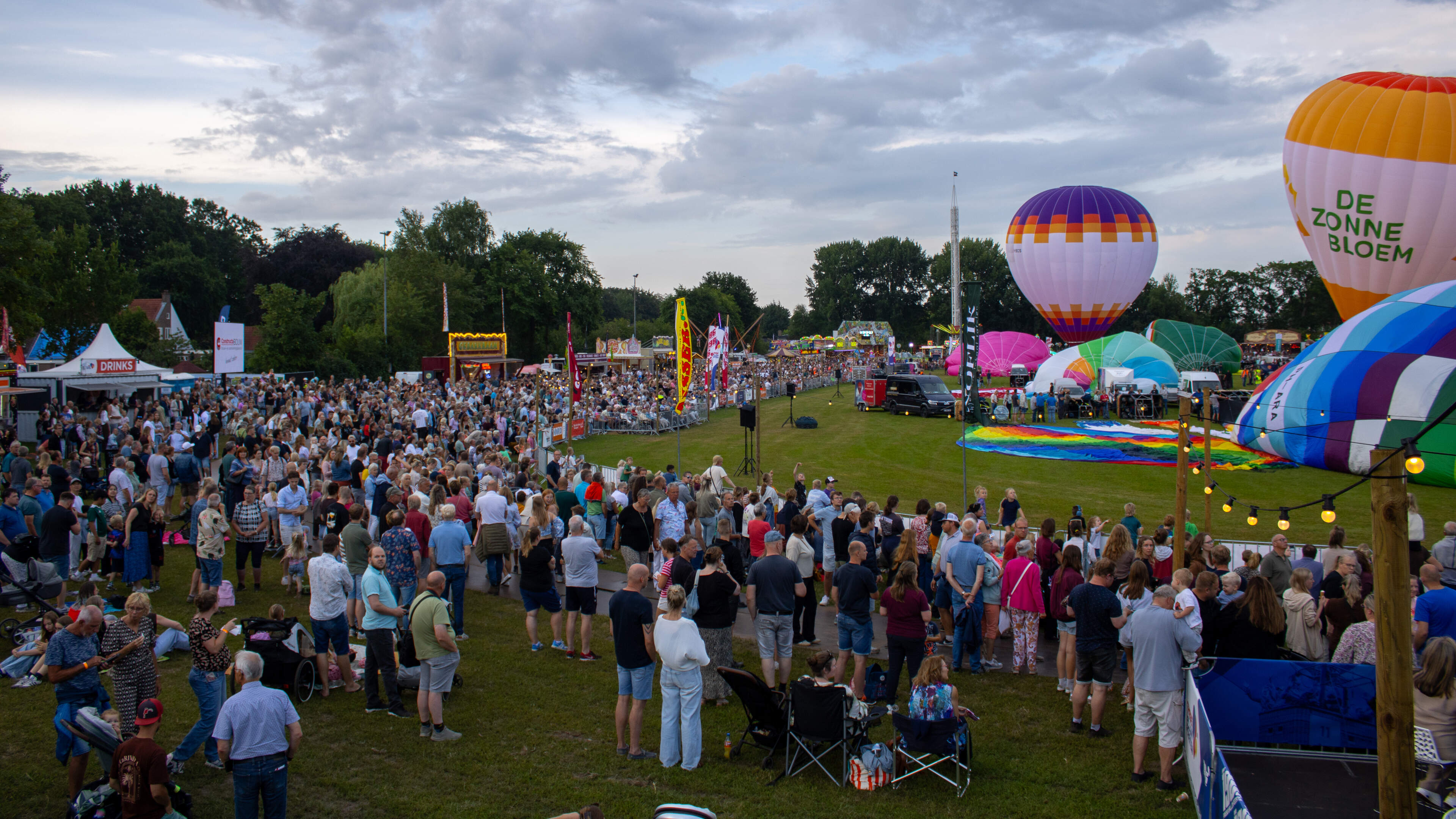 Record bij Ballonfeesten Joure: 45.000 bezoekers en 120 vluchten. Het weer was uitdagend. ’We zaten 