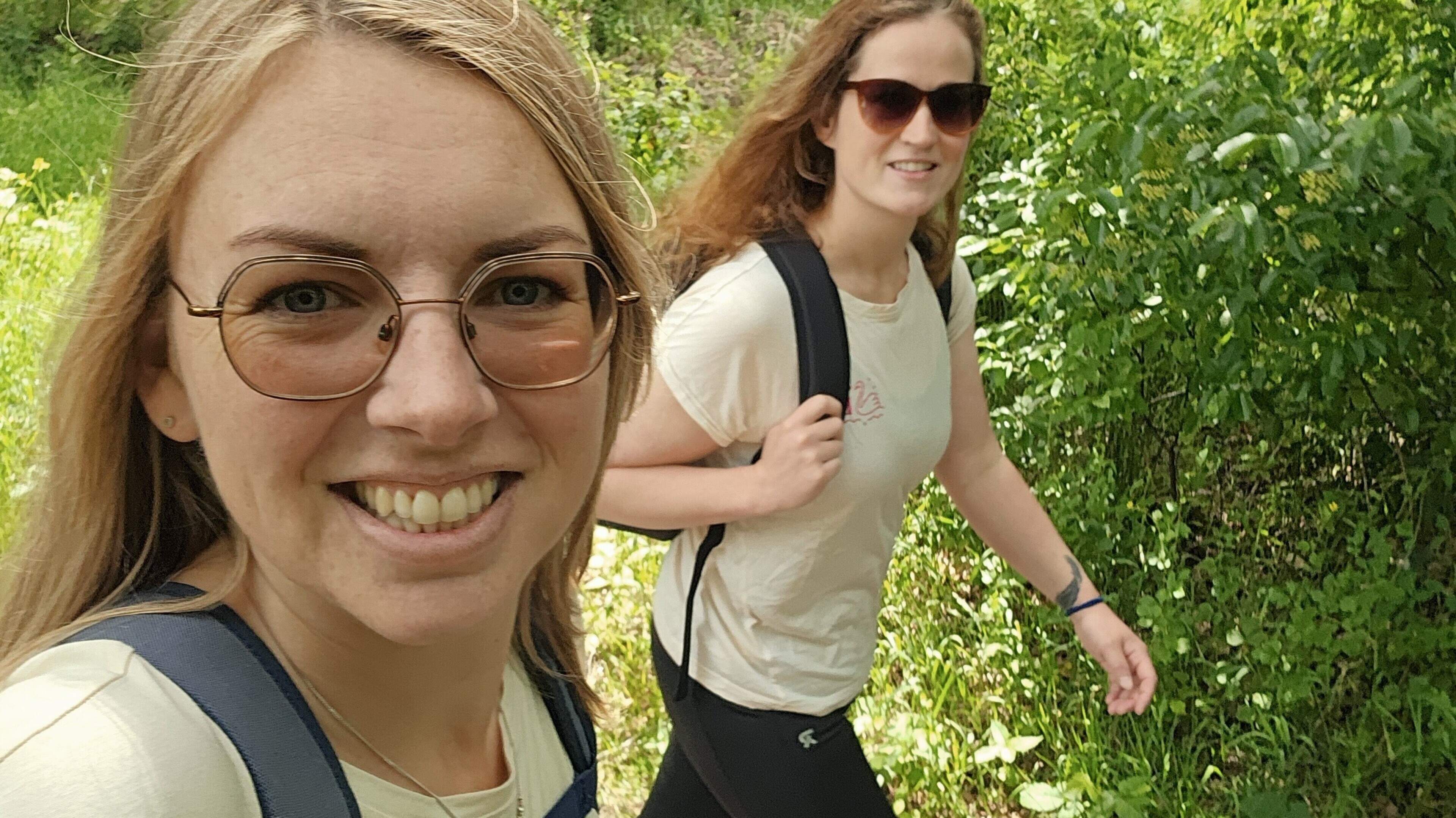 Waarom Marina (34) en Nynke (27) zaterdag wandelen van Harlingen naar Langweer
