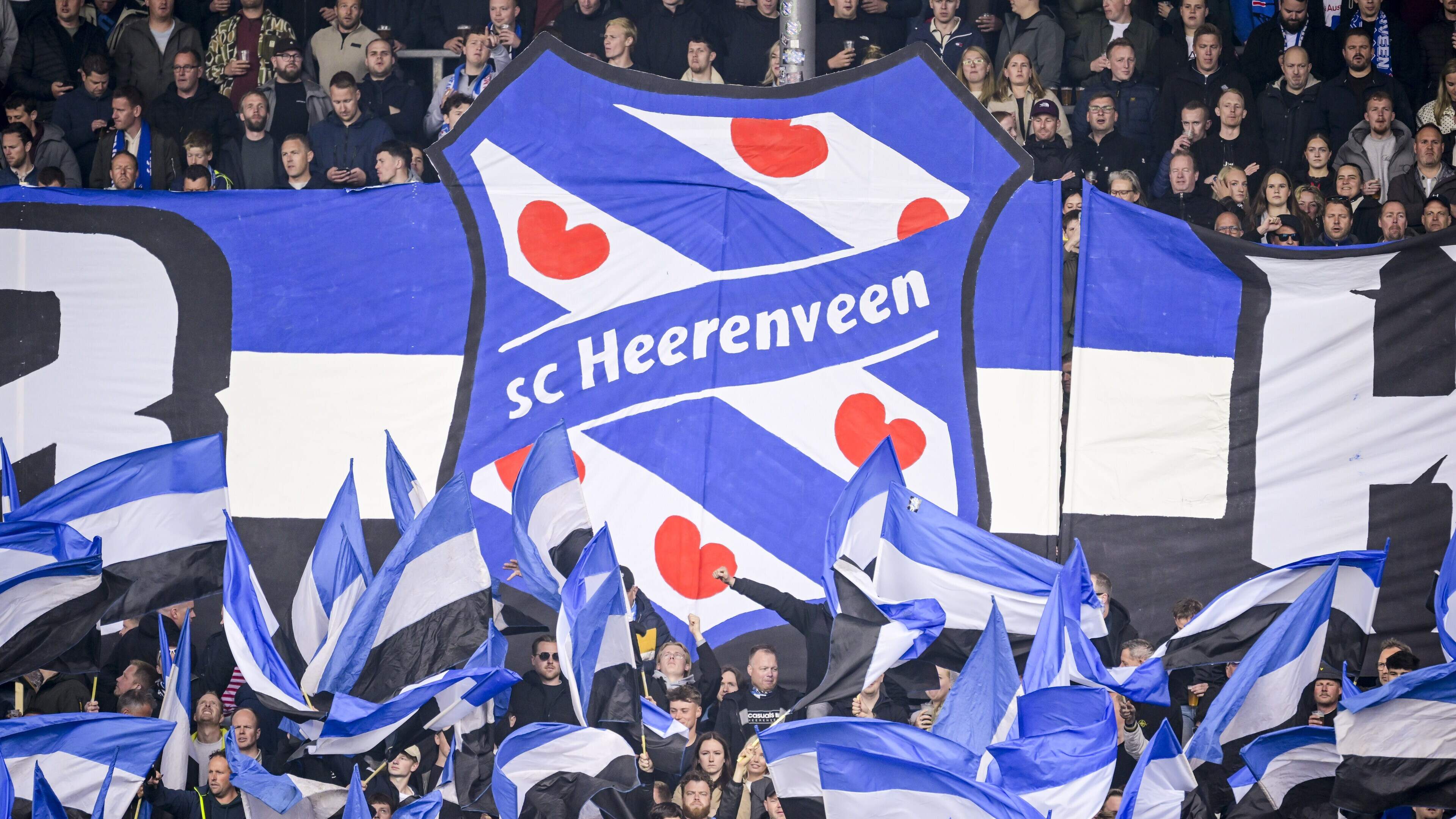 Gemeente Heerenveen reageert vol verbazing op statement Wolverhampton Wanderers: ’Ze draaien ineens’