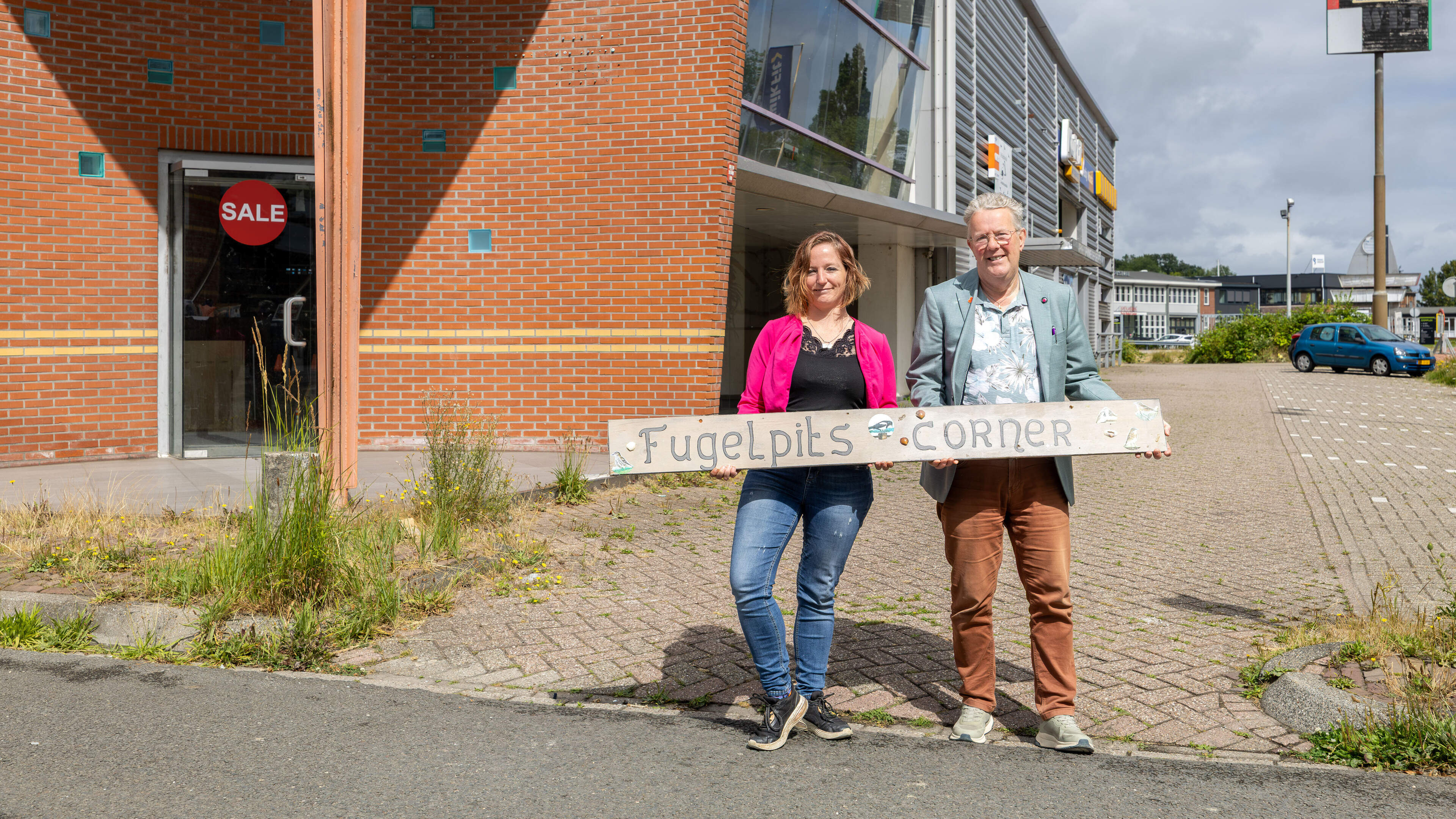 Waarom deze kringloopwinkel in Dokkum noodgedwongen kleinschaliger wordt: ’It is sa frustrearjend’