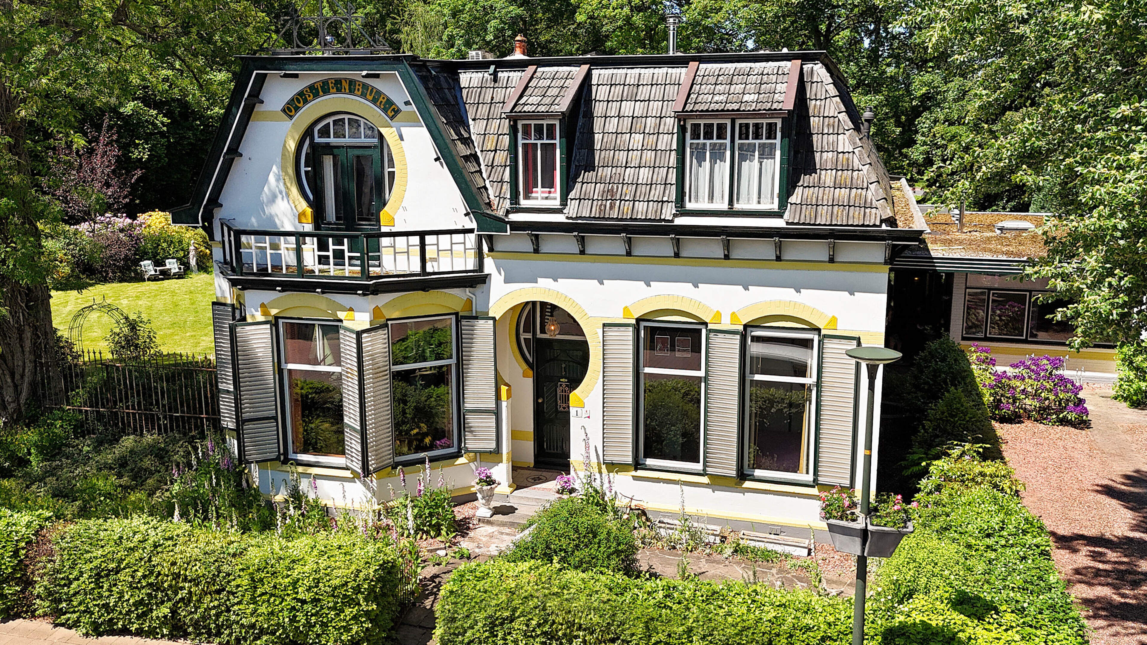 Anneke en Remco verkopen voormalige dokterswoning in Oosterwolde: ’We zijn er trots op’