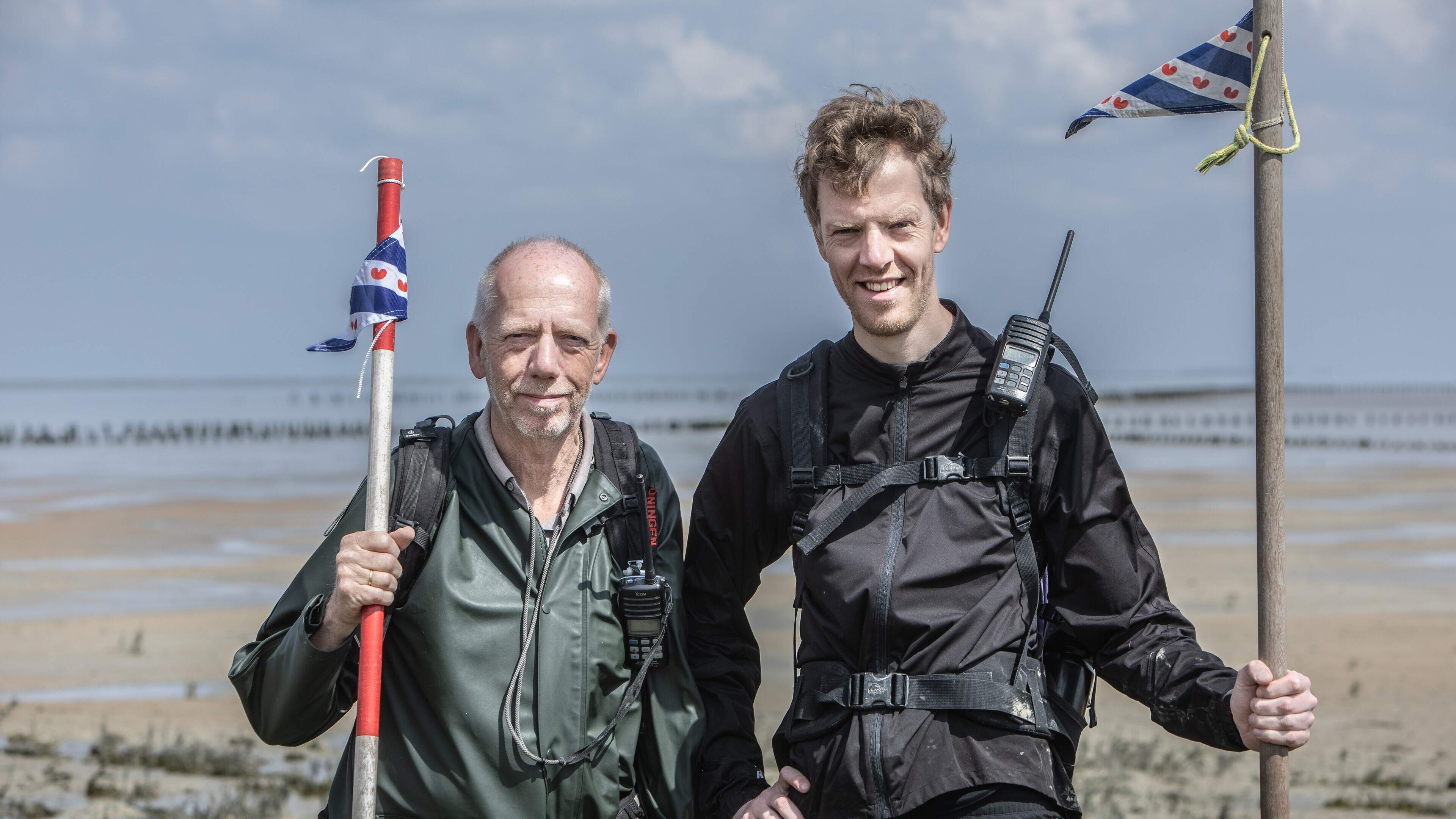 Zo zwaar is wadlopen: ervaren gidsen Koos uit Noord-Sleen en zoon Jonas uit Leeuwarden vertellen ero