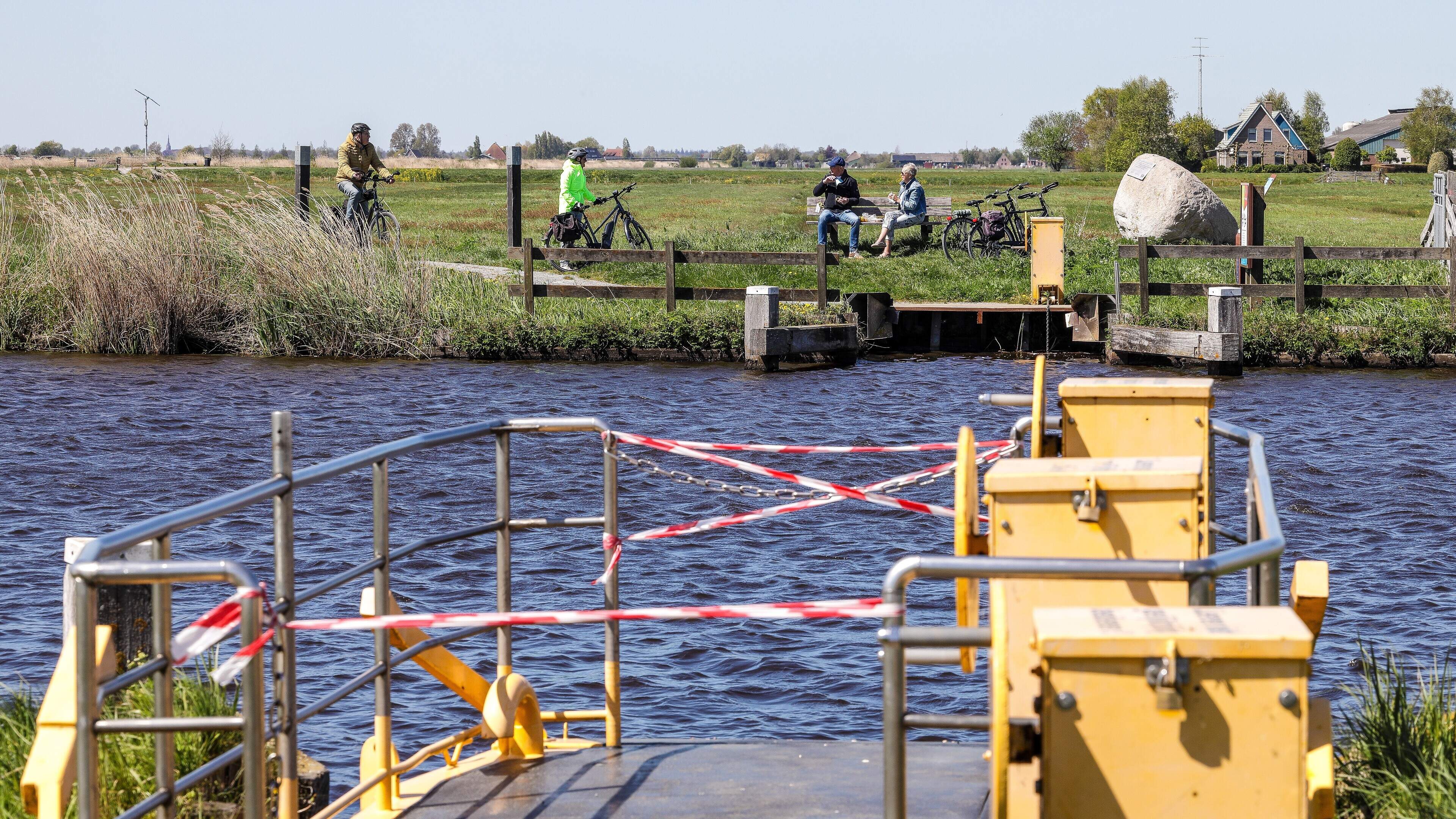 Geen veilige en betaalbare tijdelijke oplossing: pont over Tjonger bij Oldelamer blijft dit seizoen 