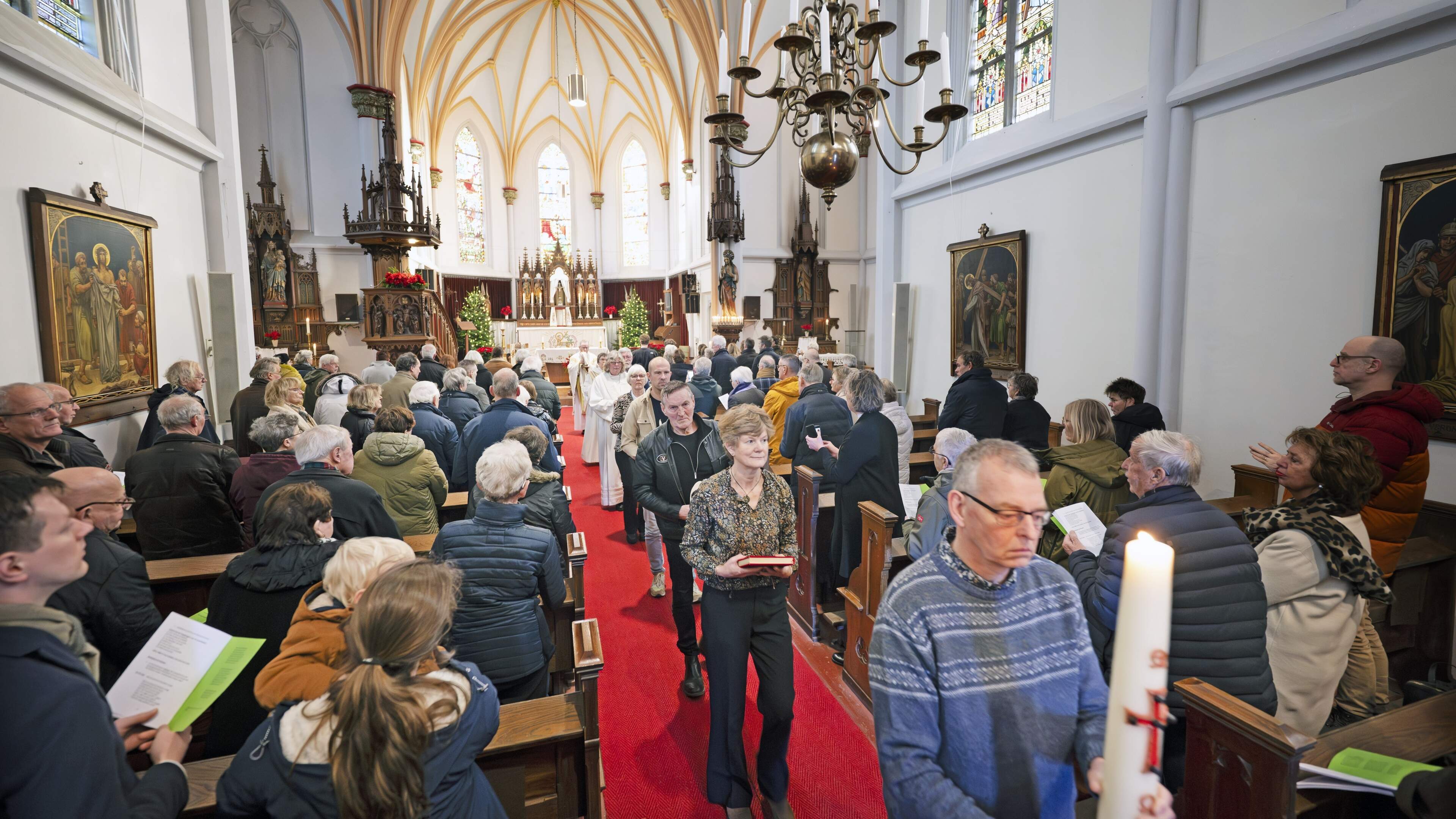 Laatste viering in katholieke kerk Wergea: ‘De dag van vandaag is heel droevig’