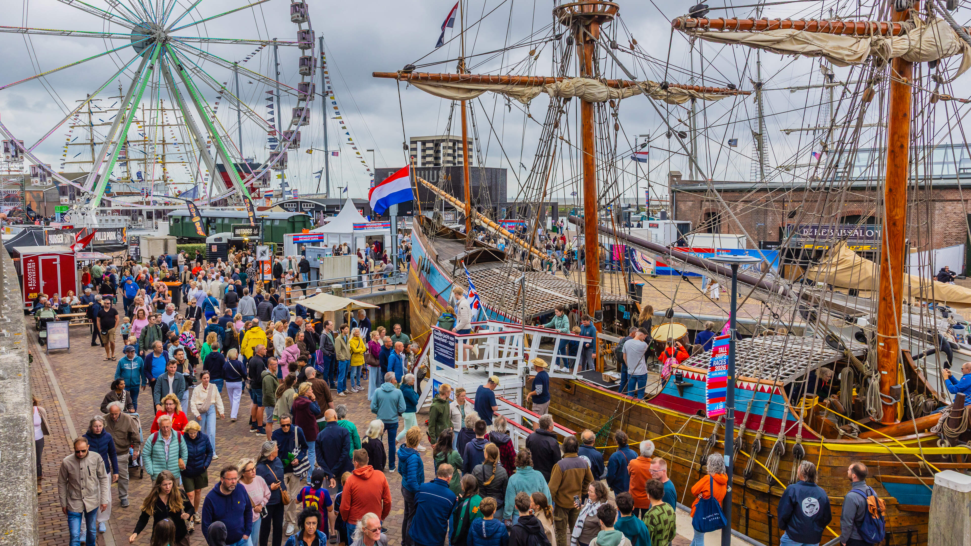 In beeld: zo viert Harlingen het feest van de Tall Ships Races
