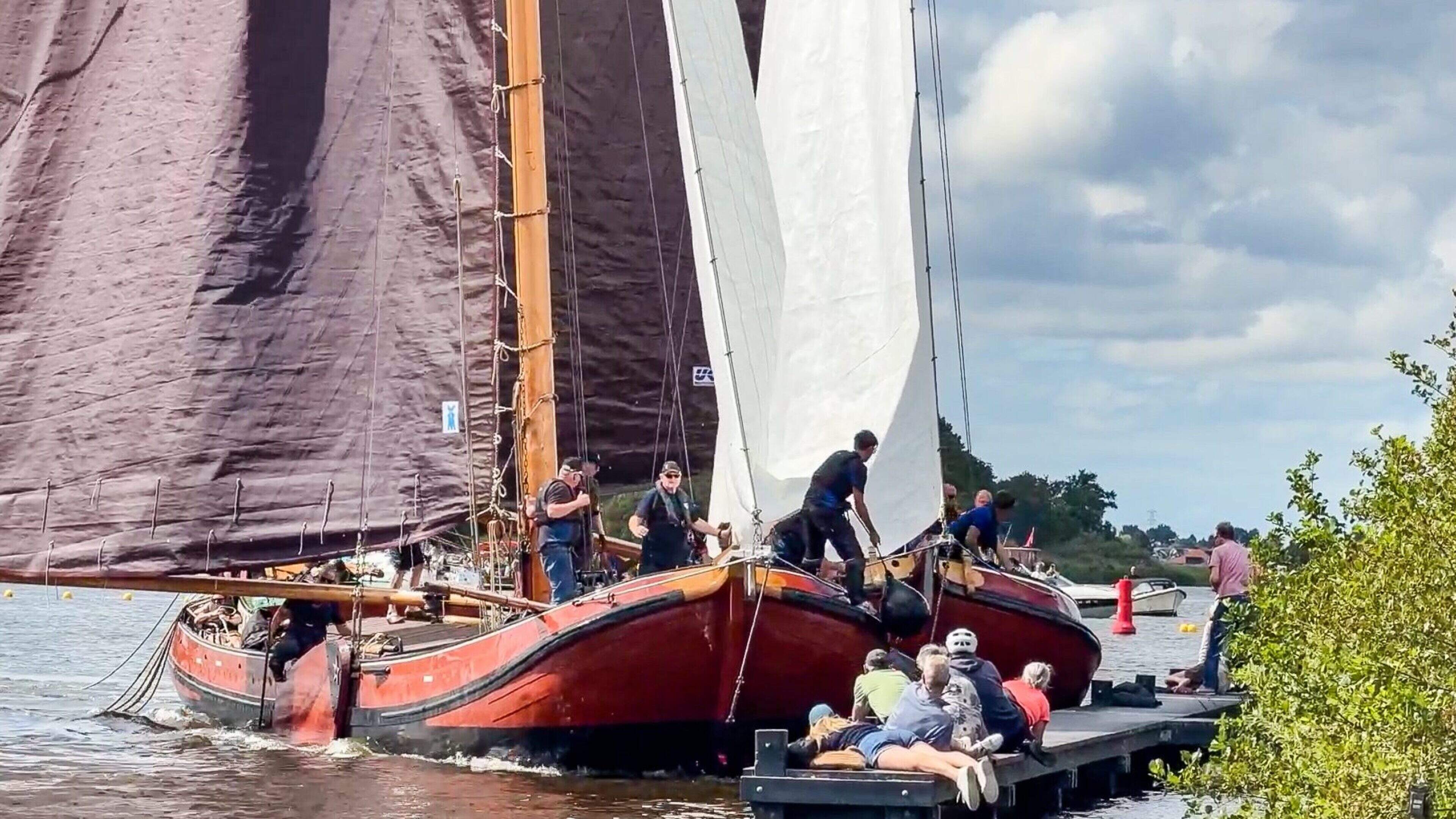 Strijd om het kampioenschap van SKS en skûtsjesilen gaat op 21 juli verder in Earnewald. Volg het in