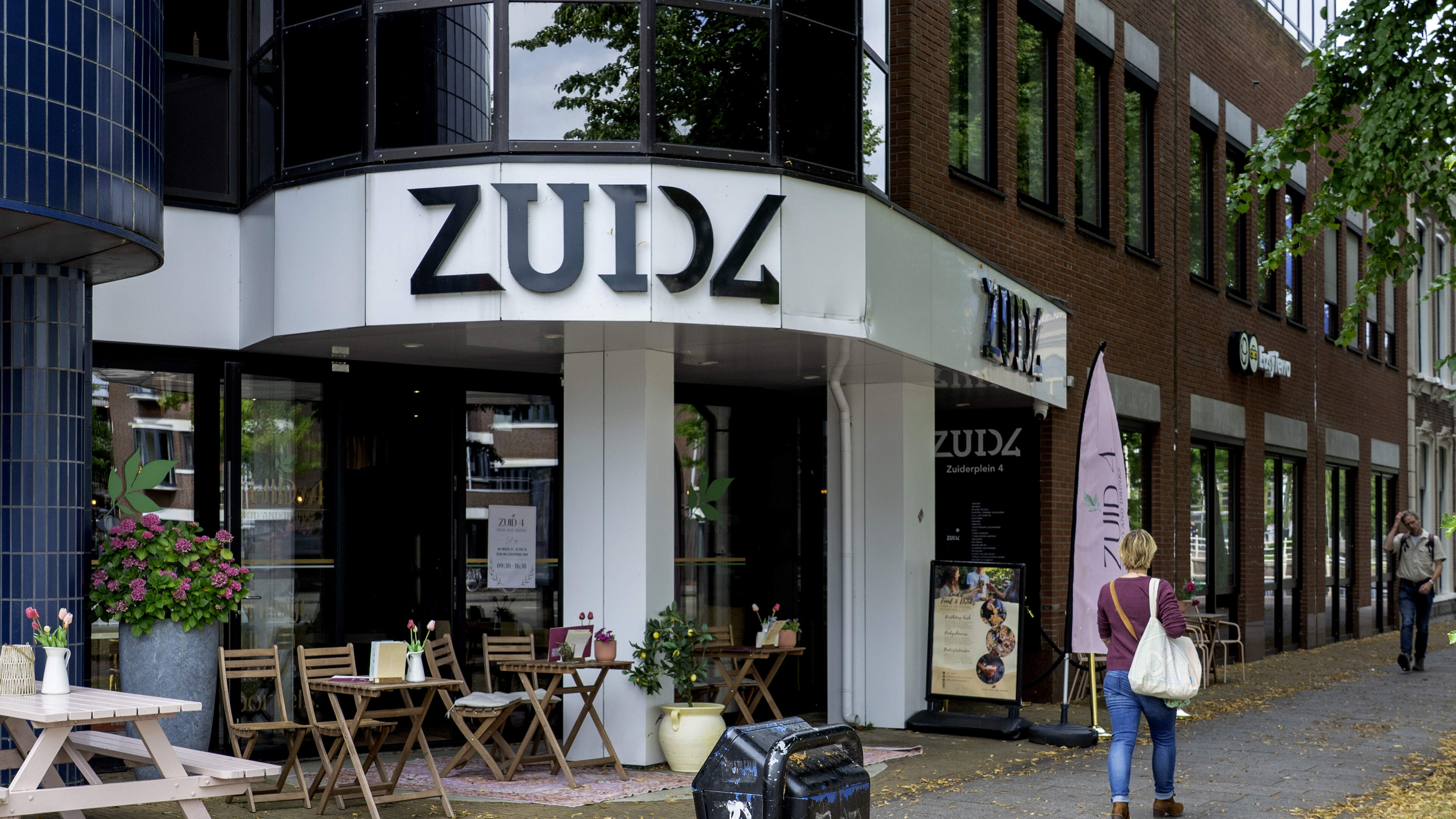 Stel met baby betaalt lunch niet bij Zuid4 in Leeuwarden. Eigenaar zet beelden online