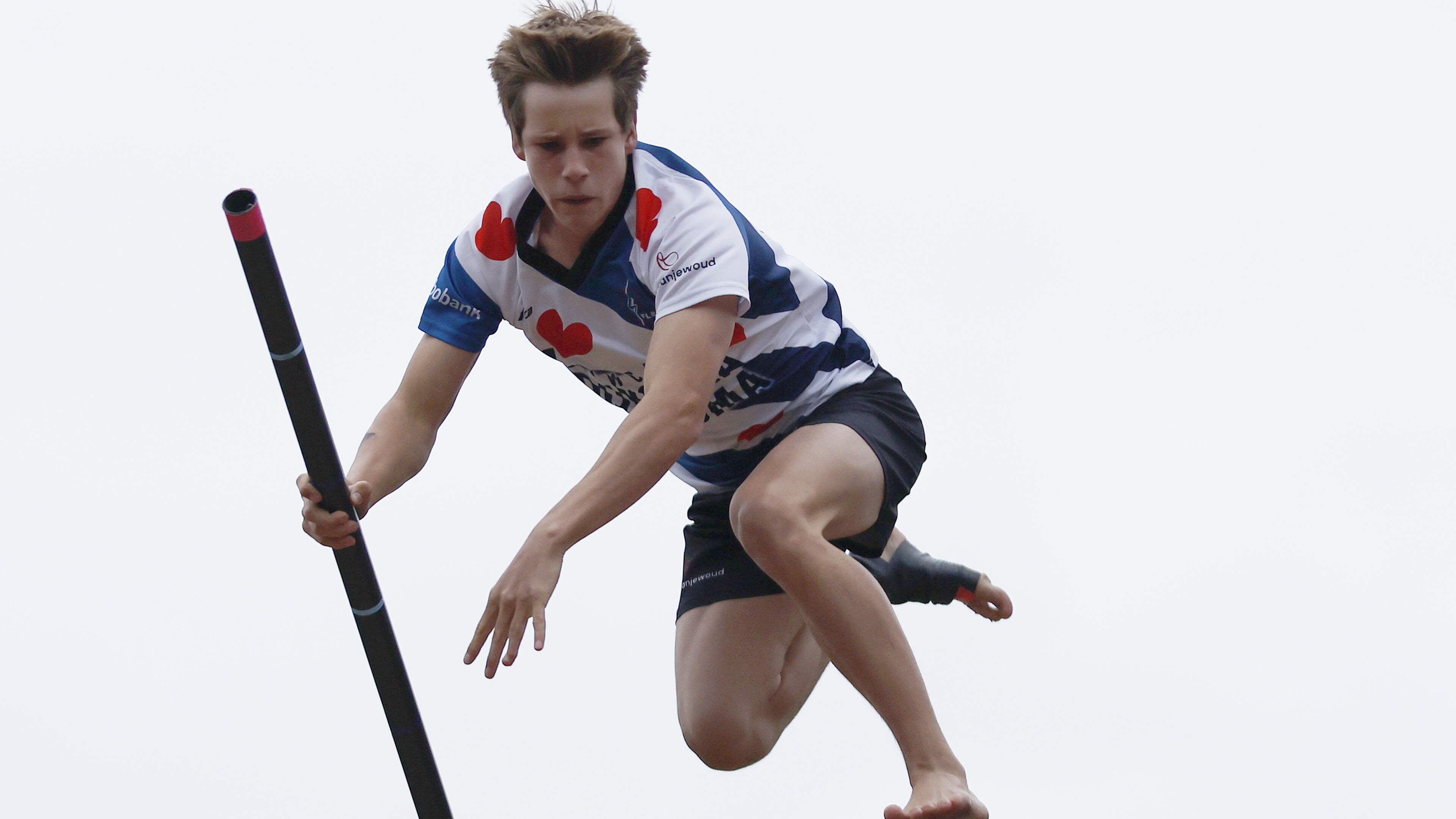 Fierljepper Jorrit Bouwstra verbetert Nederlands klassementsrecord. ’It gefoel wie al goed en no ha 