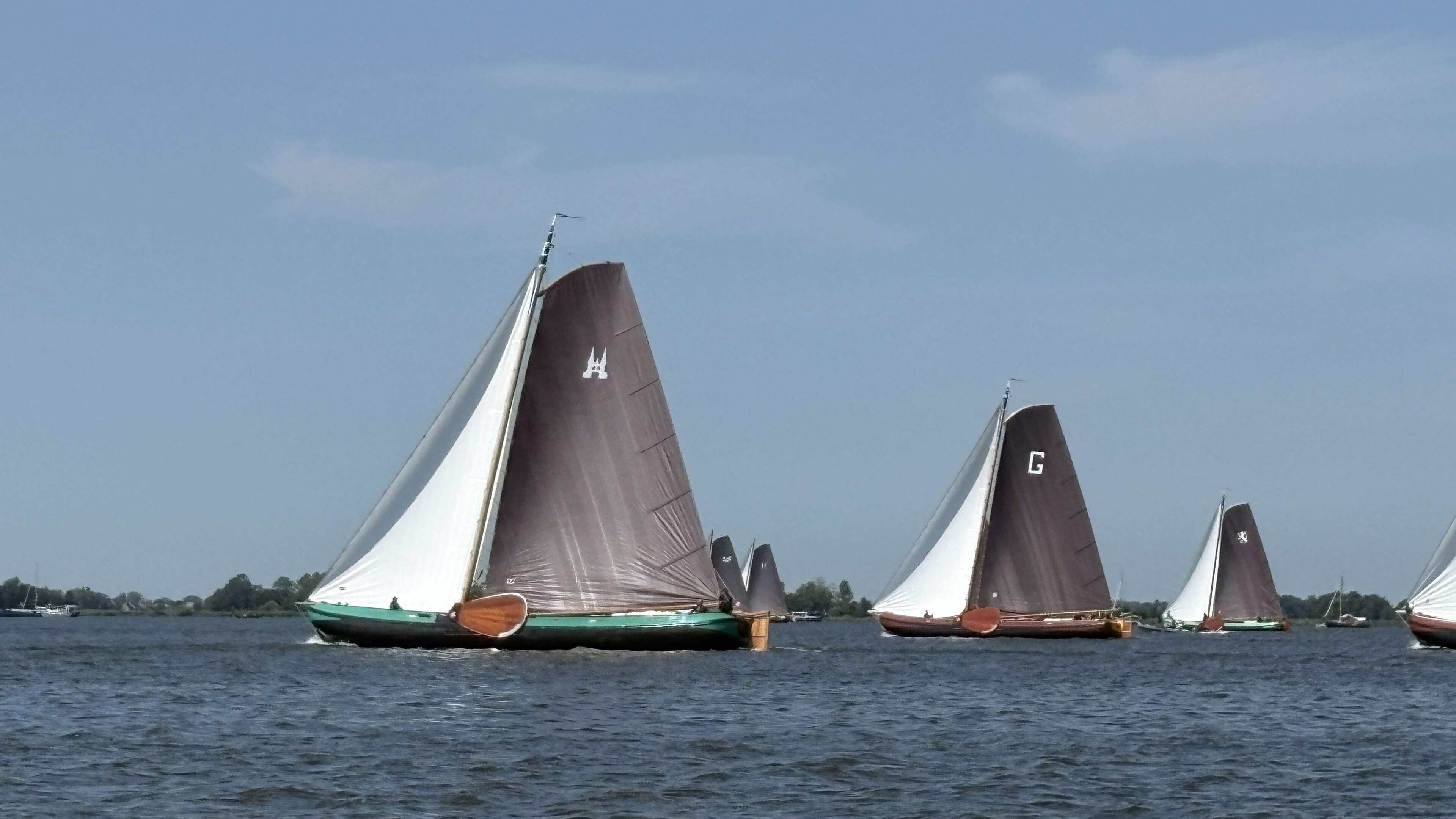 Vissers regeren op de Fluezen: Grou wint, Sneek tweede en Lemmer op drie. Lees hier alles over de we