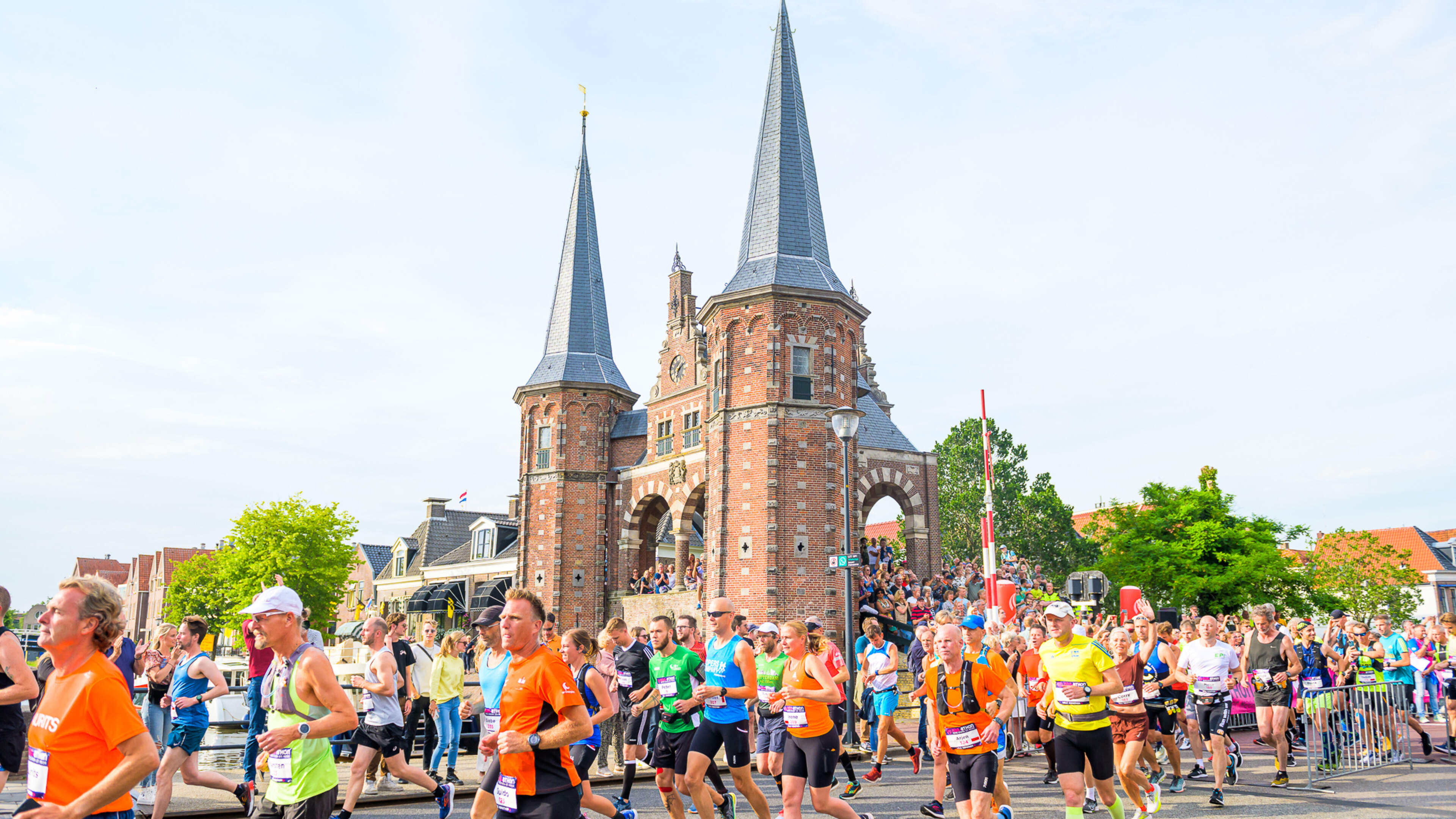 Vergunning marathon Sneek ingetrokken. De nep-ambulancebroeder uit Groningen had het EHBO-plan gemaa