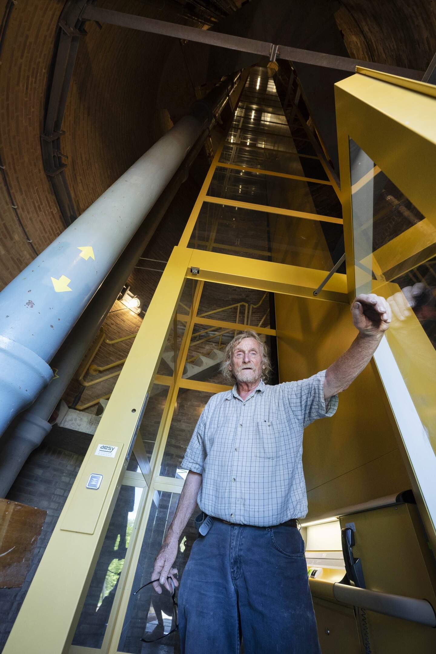 De uit Zweden afkomstige lift brengt bezoekers in 2,5 minuut naar boven in de ruim 40 meter hoge watertoren.