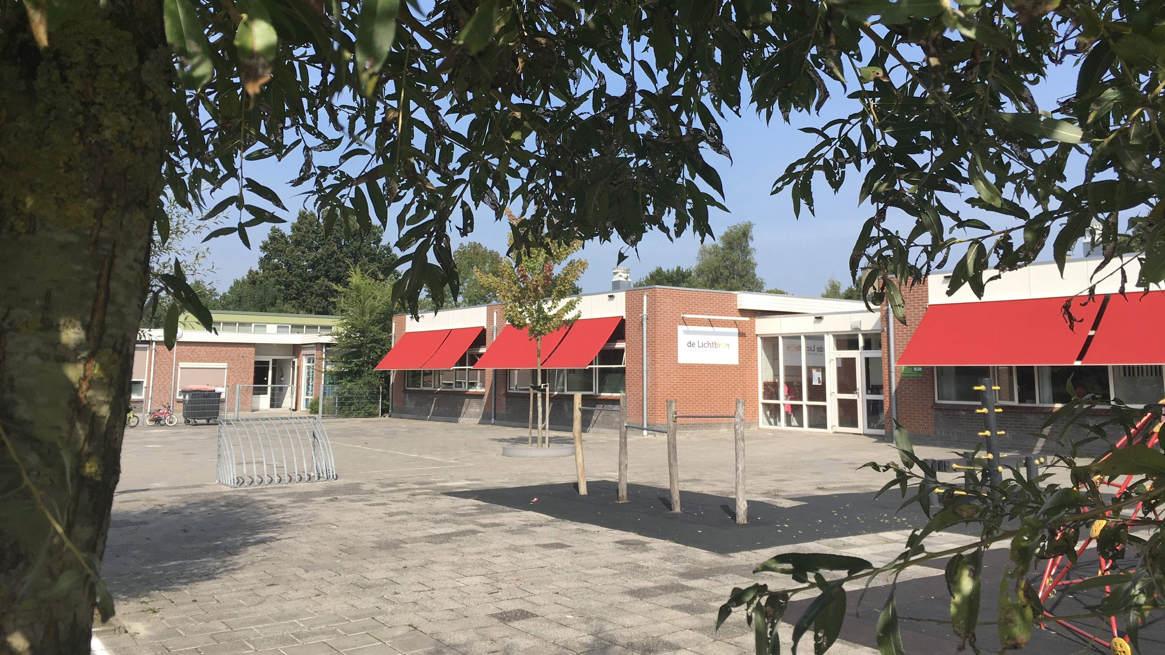 Vandalen richten ravage aan in basisschool Buitenpost. ’Geef je aan, we hebben camerabeelden’