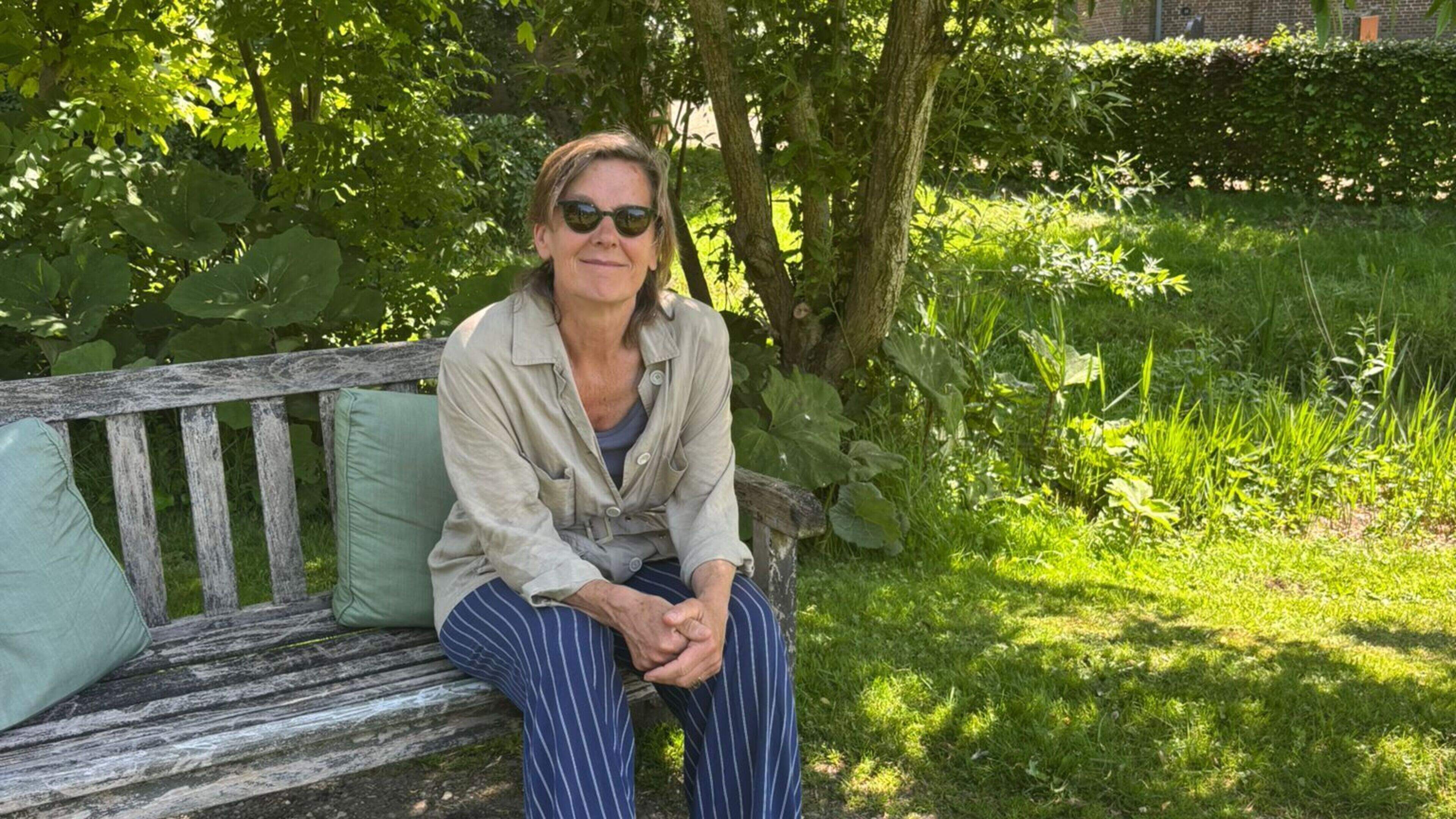 Fransje biedt met haar beeldentuin in Terkaple een plek om te onthaasten. ‘Mijn stukje Limburg in Fr