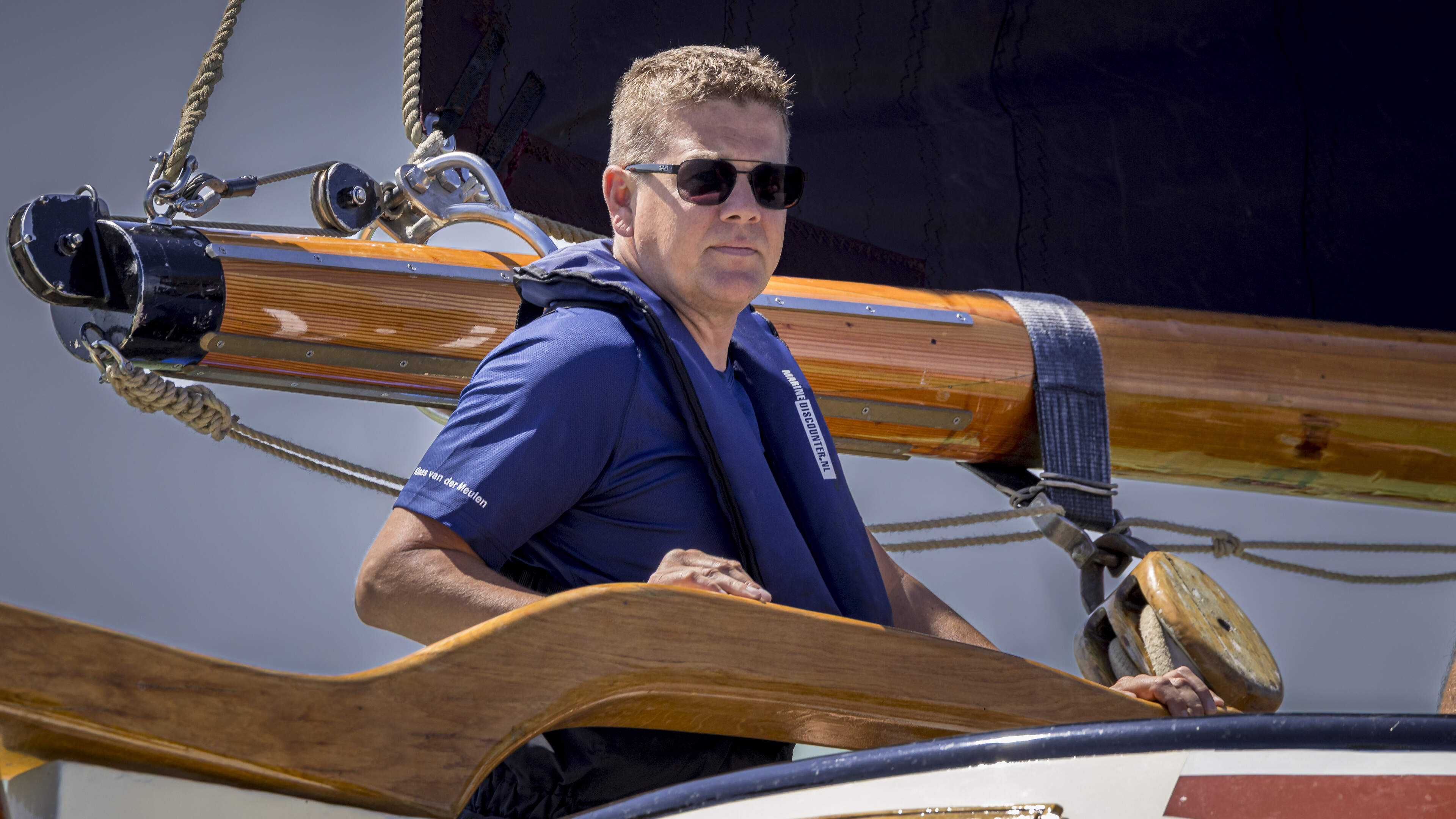 Klaas van der Meulen wilde stoppen als SKS-schipper van Woudsend. ’Hoe sille wy dit allegear wer oer