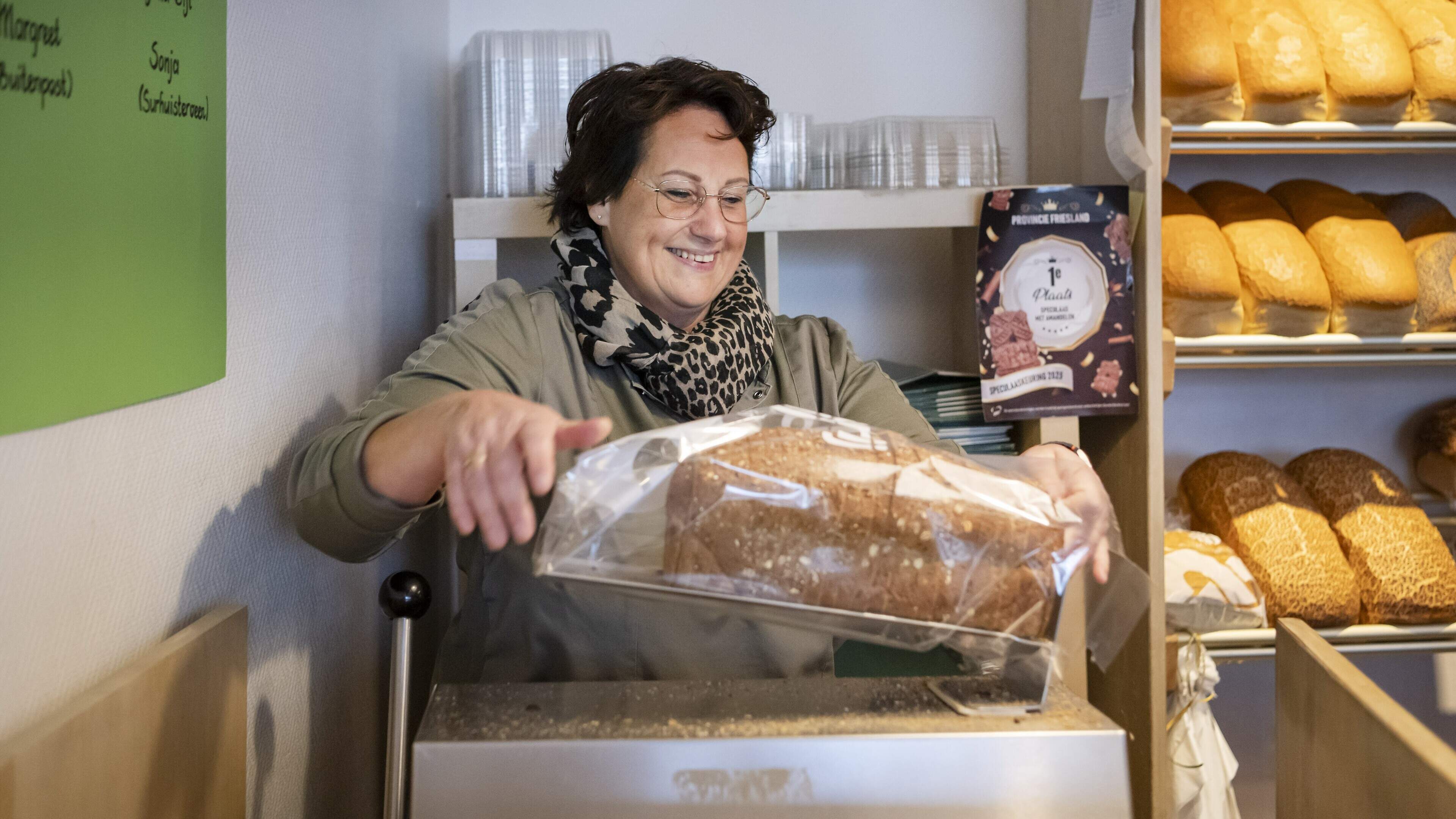 Sonja was 30 jaar lang het gezicht van bakkerij Van der Bijl. Zaterdag gaat de deur voorgoed dicht