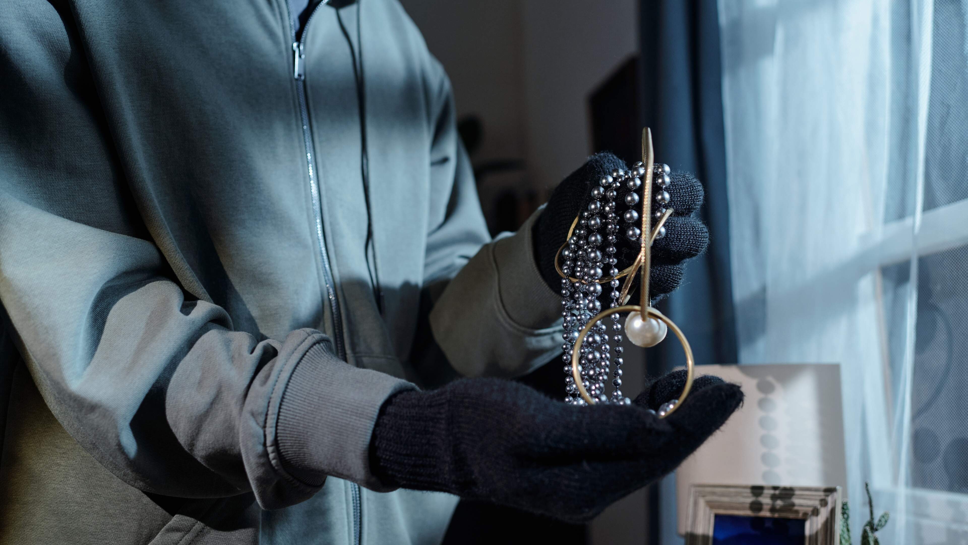 Thuiszorgmedewerkster (27) uit Wolvega besteelt cliënten: zes maanden cel