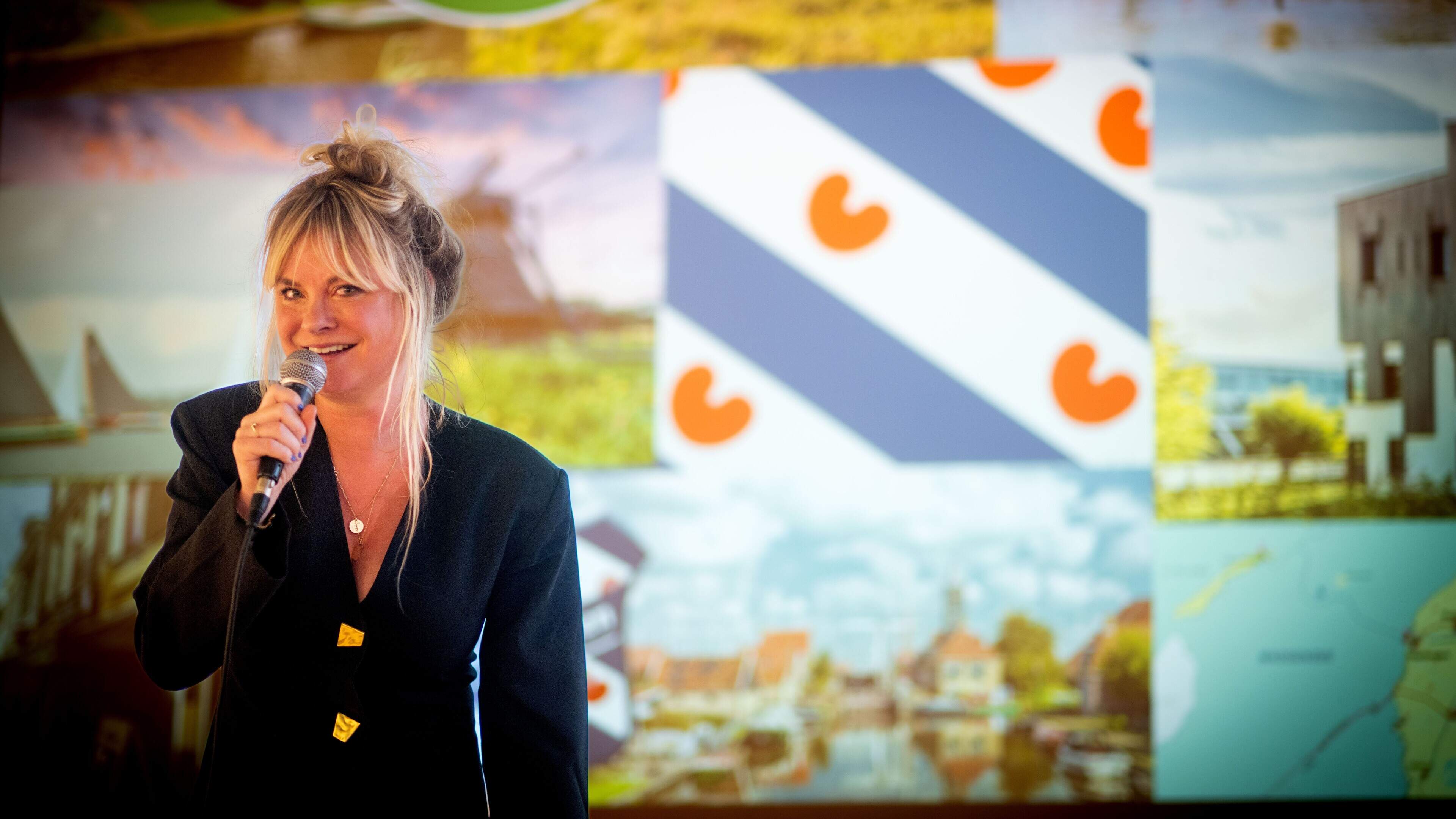Sylvana IJsselmuiden gekrenkt door boze opmerking over dat ze geen Fries sprak op Fedde Schurerlêzin