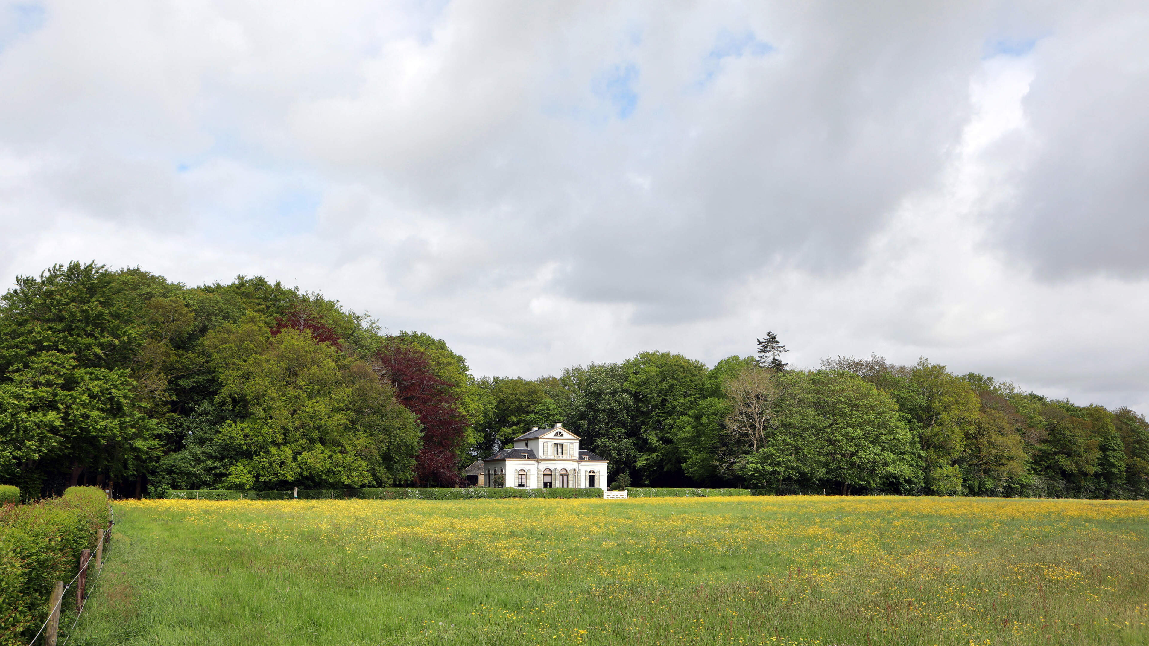 Oudemirdum lost stofstormen en gifwolken op. Dorpsbelang, boeren en overheid komen met alternatief v