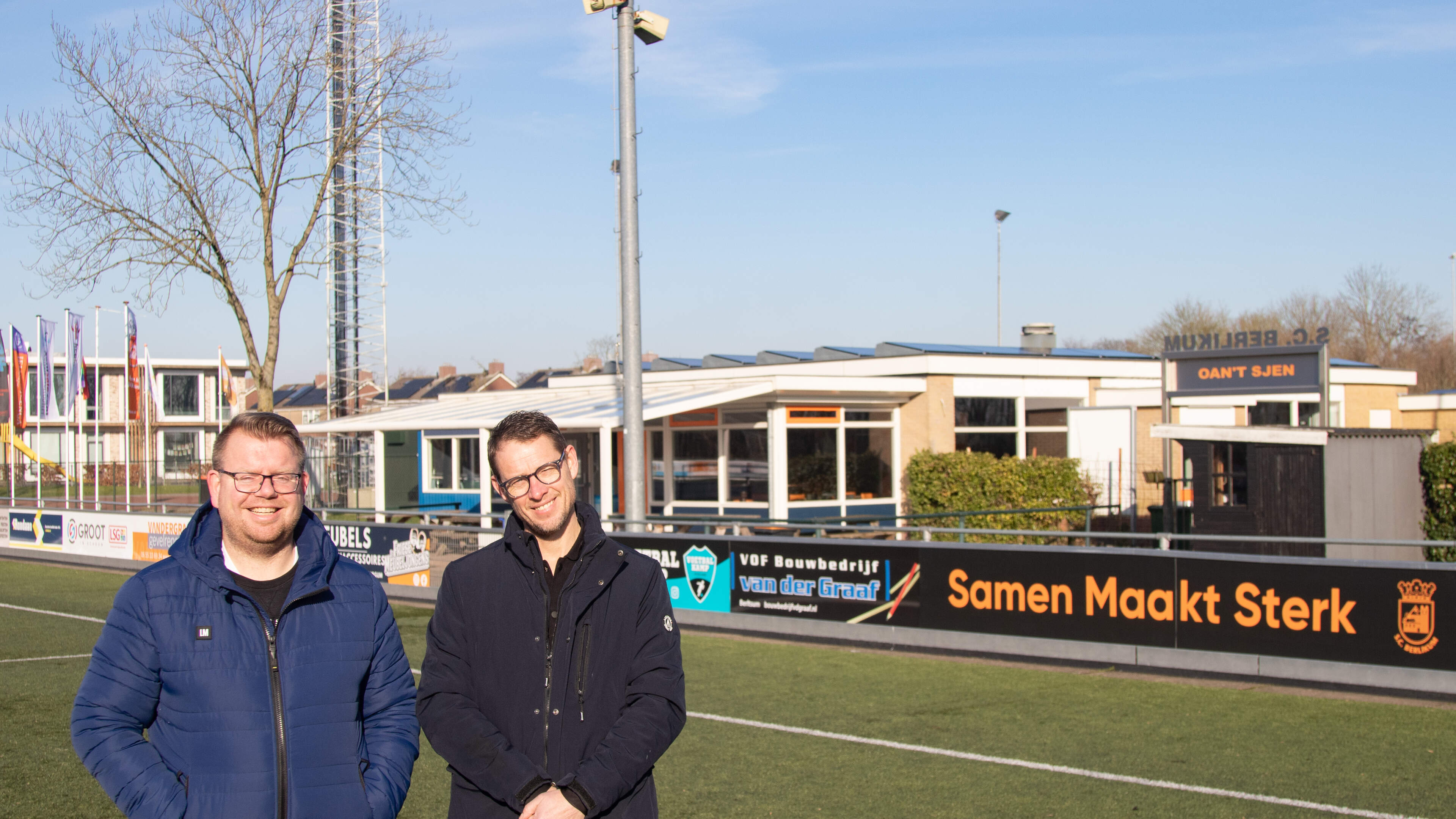 Voetballers Berlikum en Minnertsga hebben geen trek in een grasmat en willen kunstveld niet inlevere