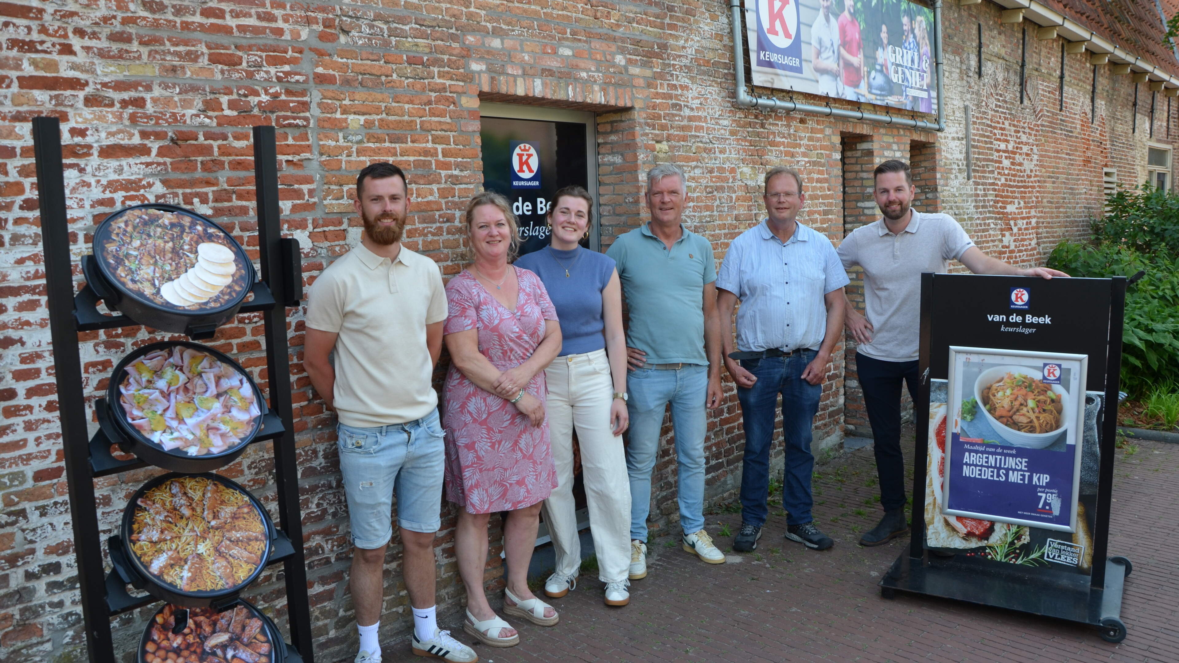 Gerard Veenstra uit Wijckel ‘redt’ slagerswinkel in Balk. Vleesproducten en delicatessen straks op p