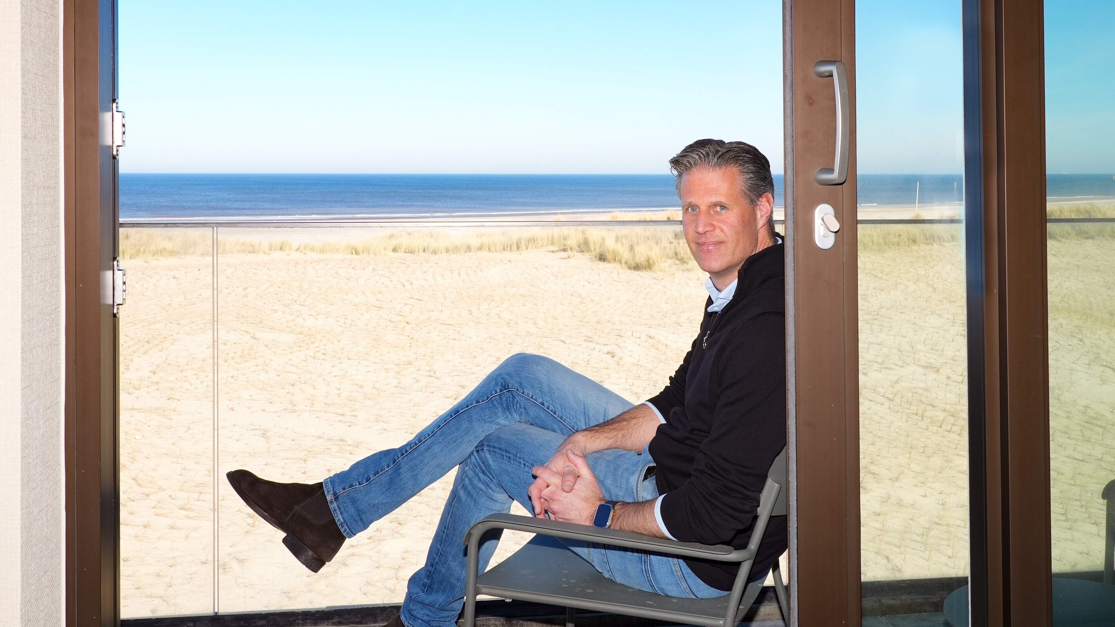 Erwin (51) opent het duurste hotel van Terschelling. ‘Dit aanbod miste hier’