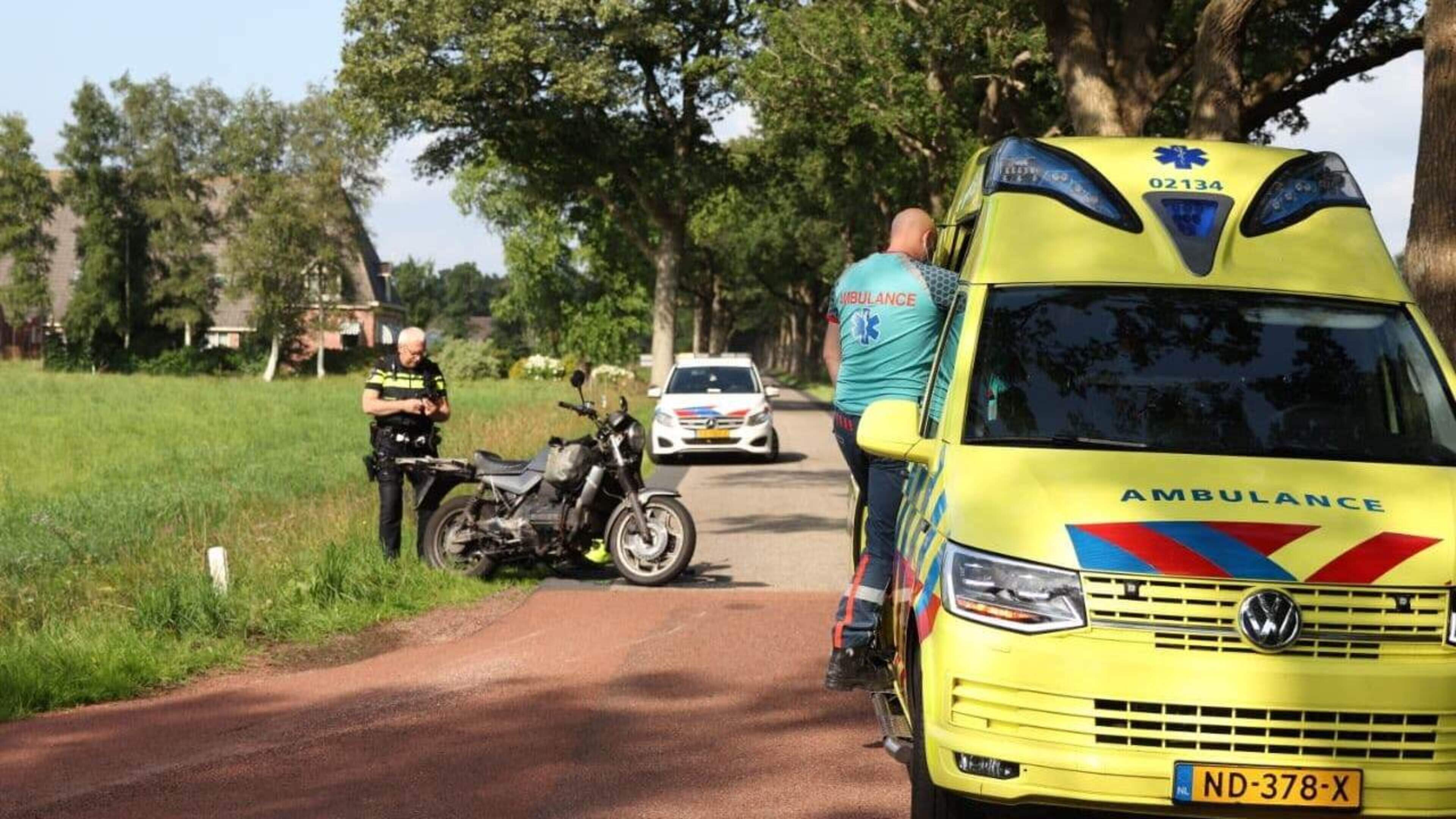 Motorrijder gewond na val in Nijeberkoop