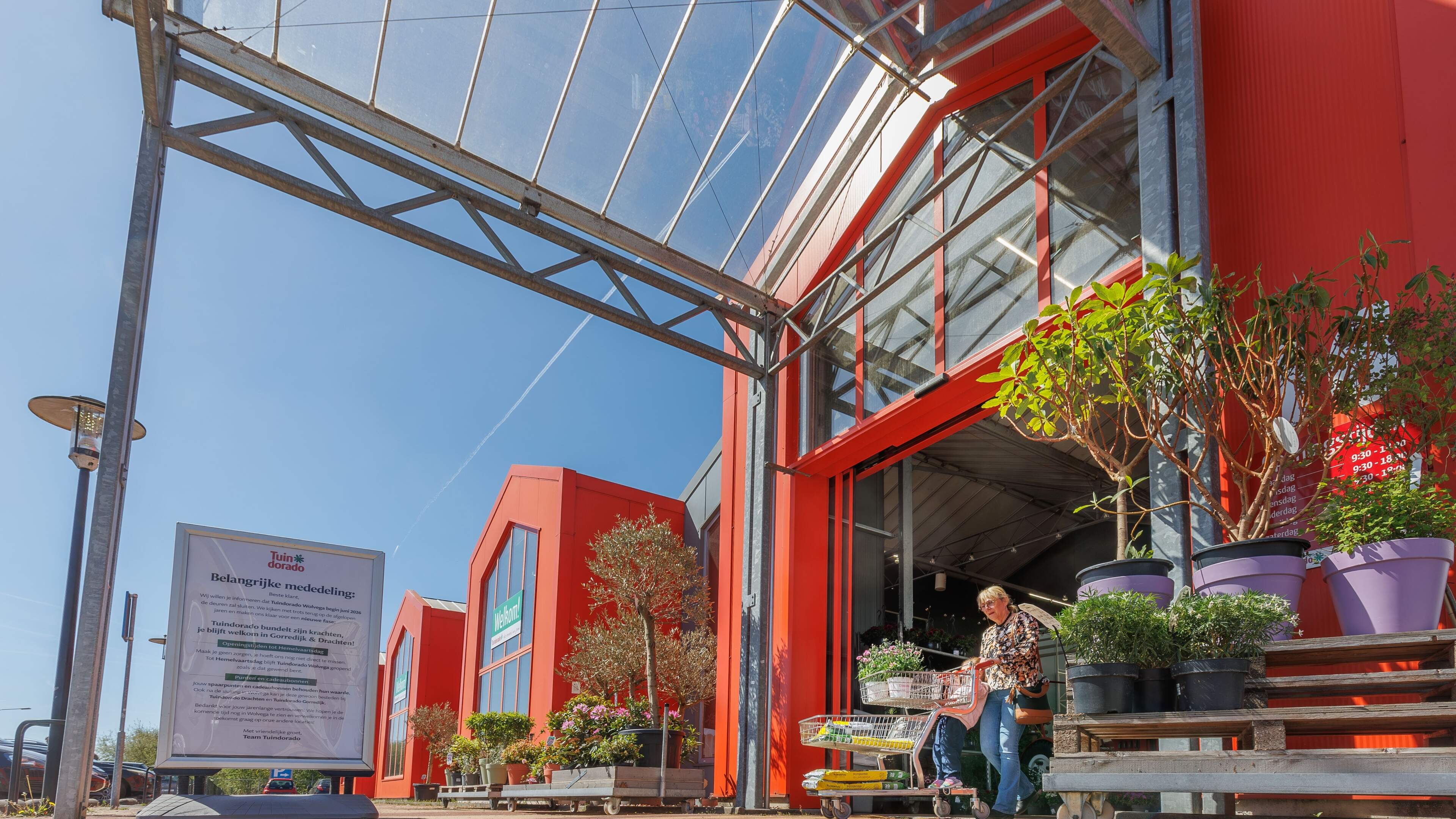 Tuindorado weg uit Wolvega. Grote opheffingsuitverkoop op Hemelvaartsdag