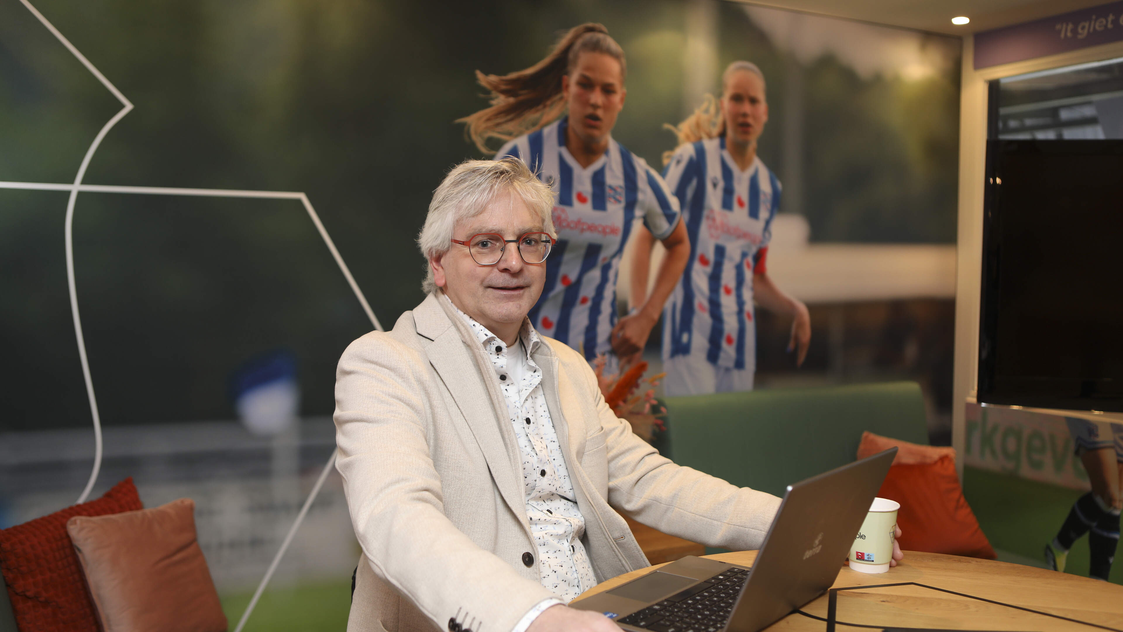 SC Heerenveen schuift potentiële hoofdsponsor Moofpeople aan de kant: ‘Dit heeft mij ontzettend diep