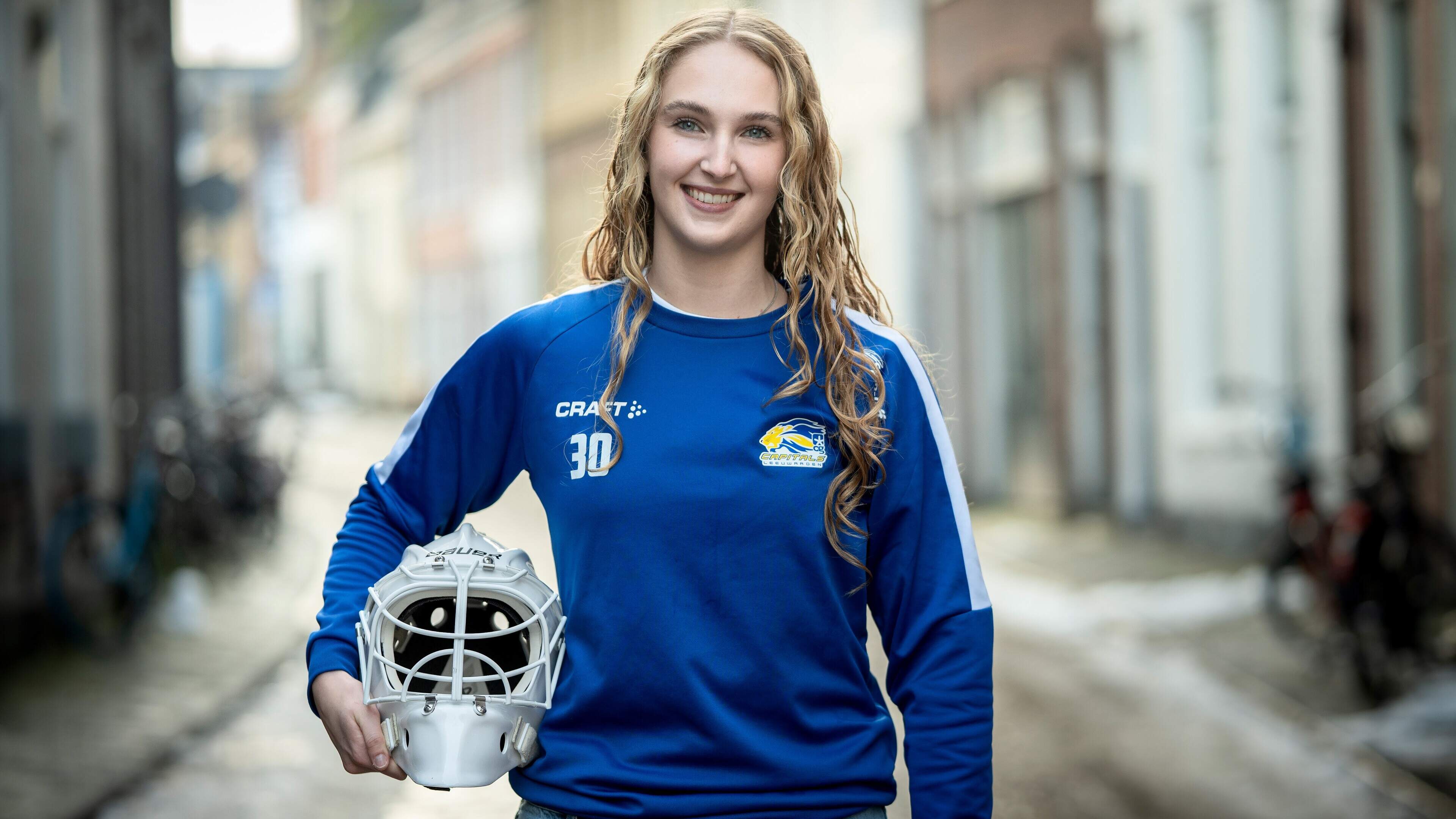 Als enige vrouw op het ijs kent goalie Arwen ten Cate geen angst.